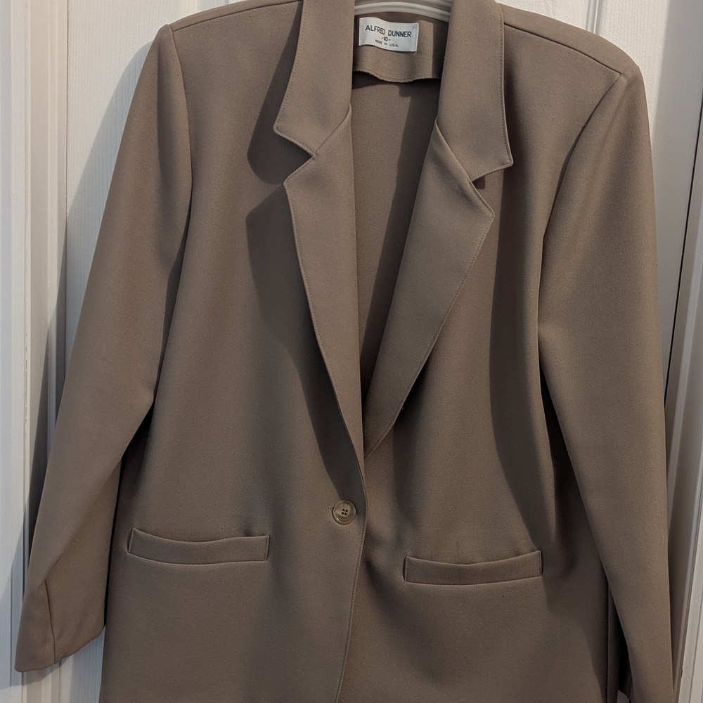 Alfred Dunner Women's Classic Beige Blazer